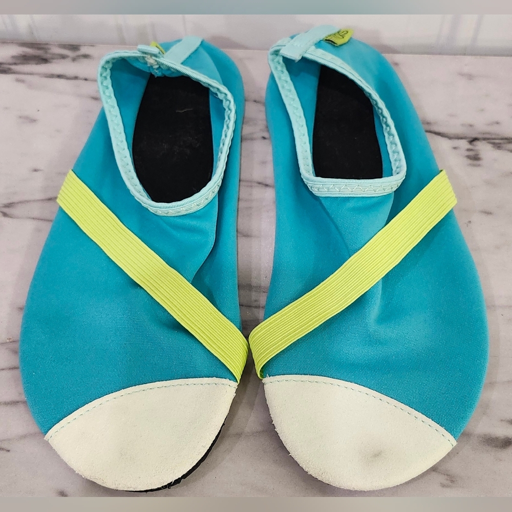 Fitkicks Aqua With Green Elastic Straps Stretch Slipper Shoes Women's Size Large